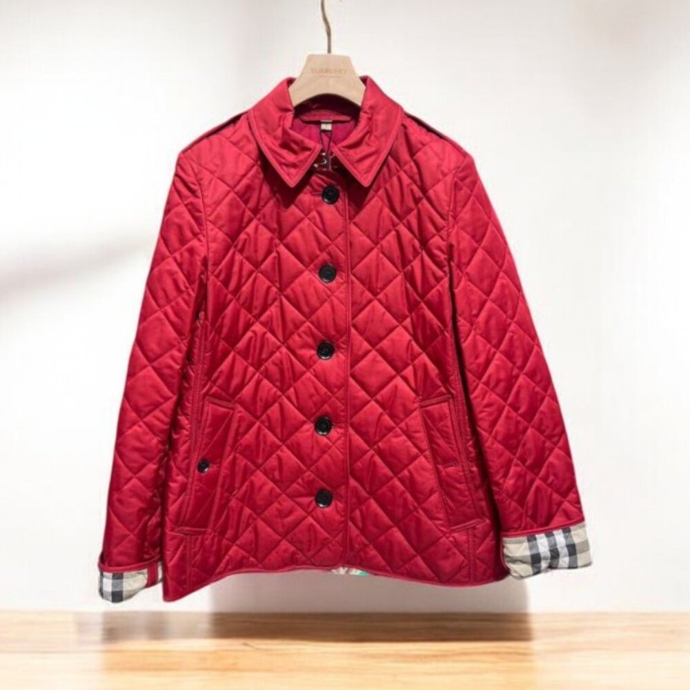 NWT Burberry Lightweight quilted jacket RED